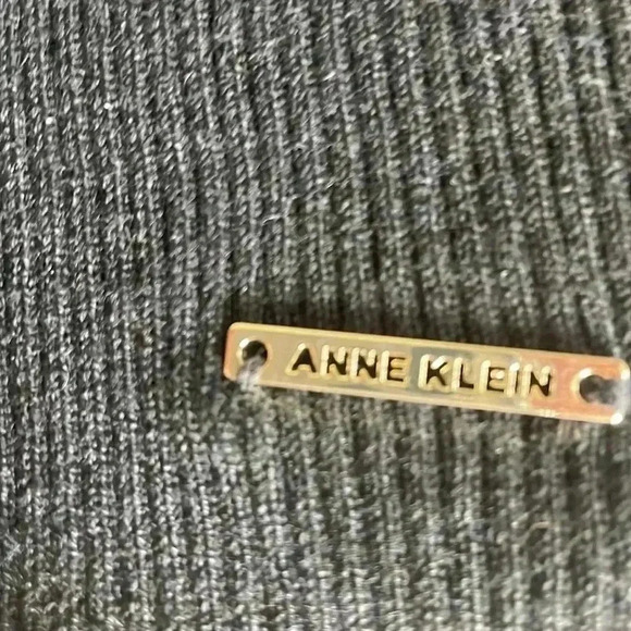 Anne Klein size Small mock turtleneck.  NWT. - Picture 4 of 7